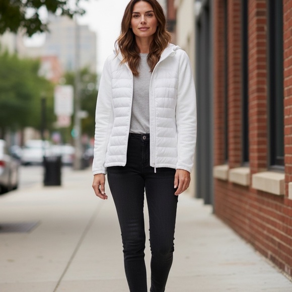 Calvin Klein Women’s Lightweight White Puffer Jacket with Hood! Medium - Picture 7 of 8